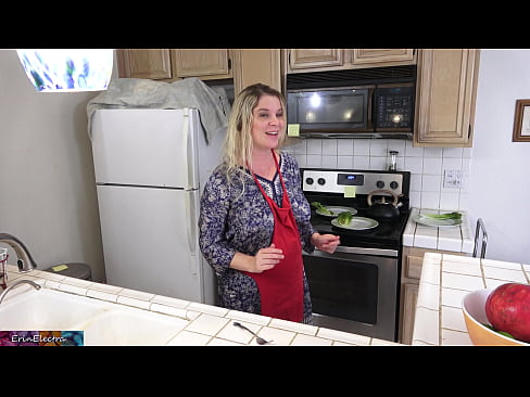 ❤️ Stepmom milking him in the kitchen before his date. Beautiful porn at en-gb.com-milf-300.ru ❌️